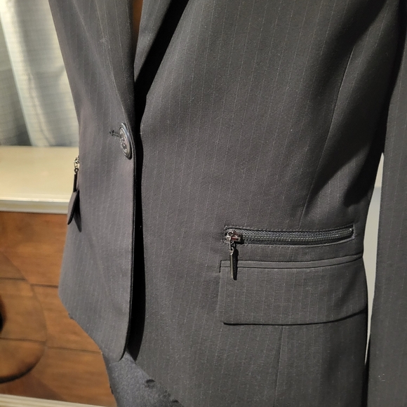 Calvin Klein pinstripe blazer 6 - Picture 9 of 10
